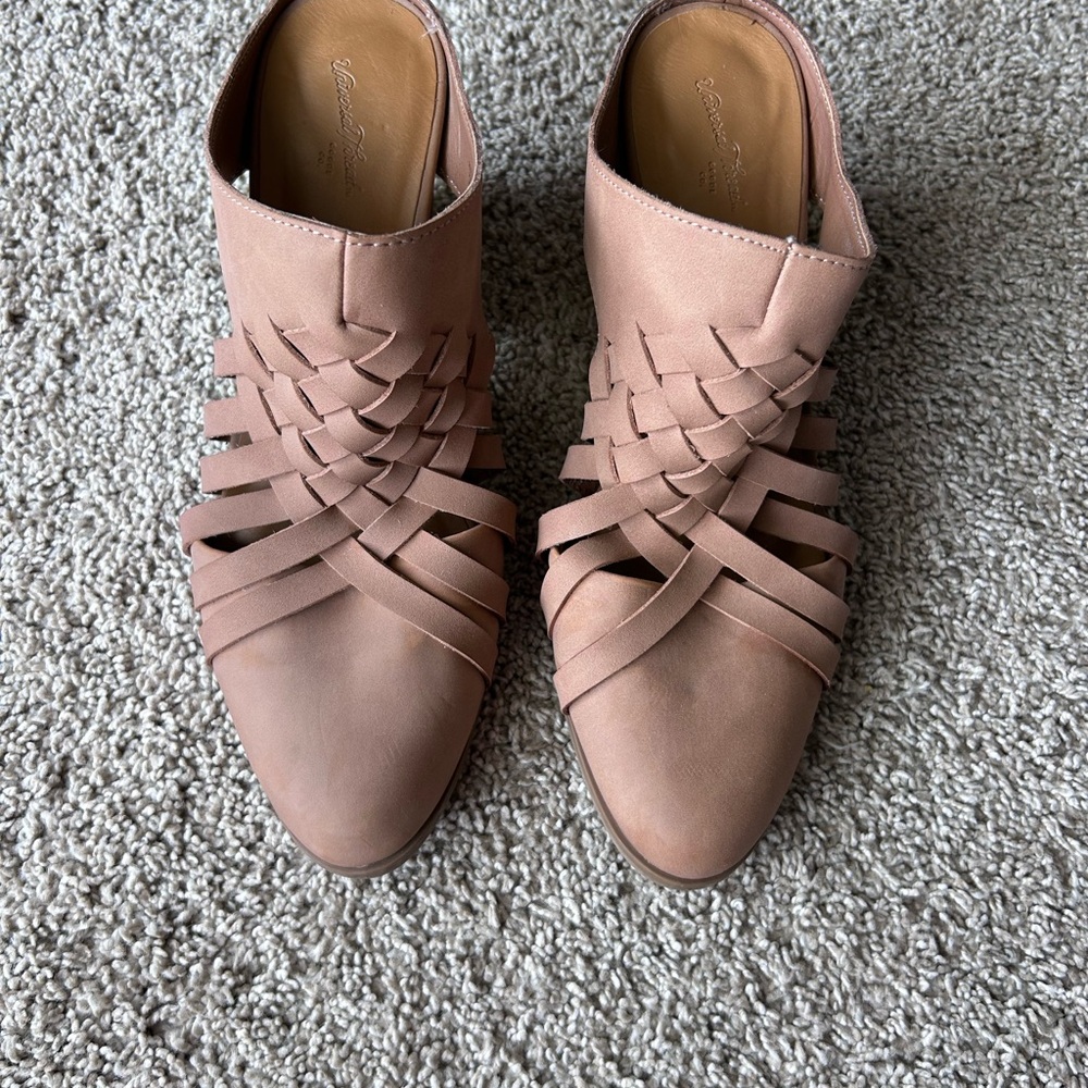 Universal Thread Heeled Weave Pattern Mules. Sz 8… - image 6